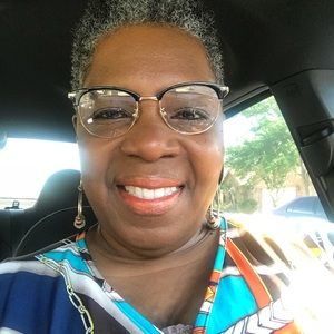 Meet your Posher, Sharon